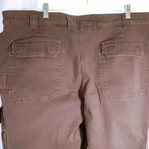 Duluth Trading Sz 48 x 30 Flex Fire Hose Relaxed Fit Cargo Work Pant oil stains - Picture 10 of 16